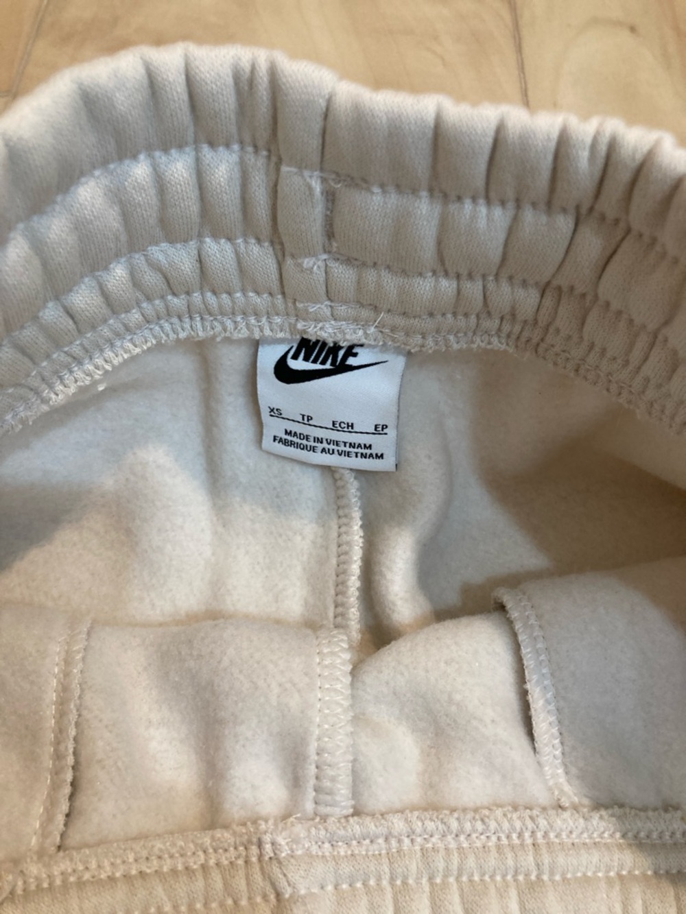Nike women’s mid rise sweats - Picture 7 of 14